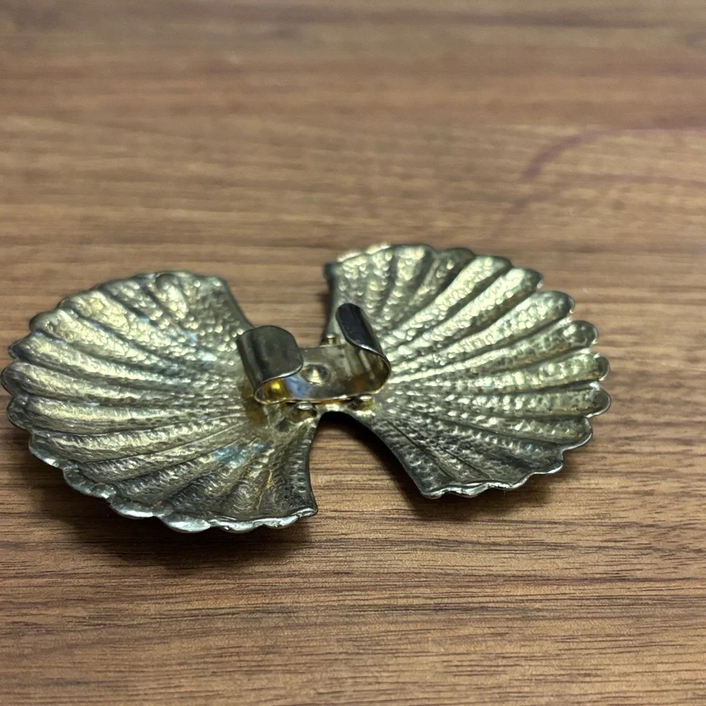 Vintage Gold tone Shell Design Belt Buckle
